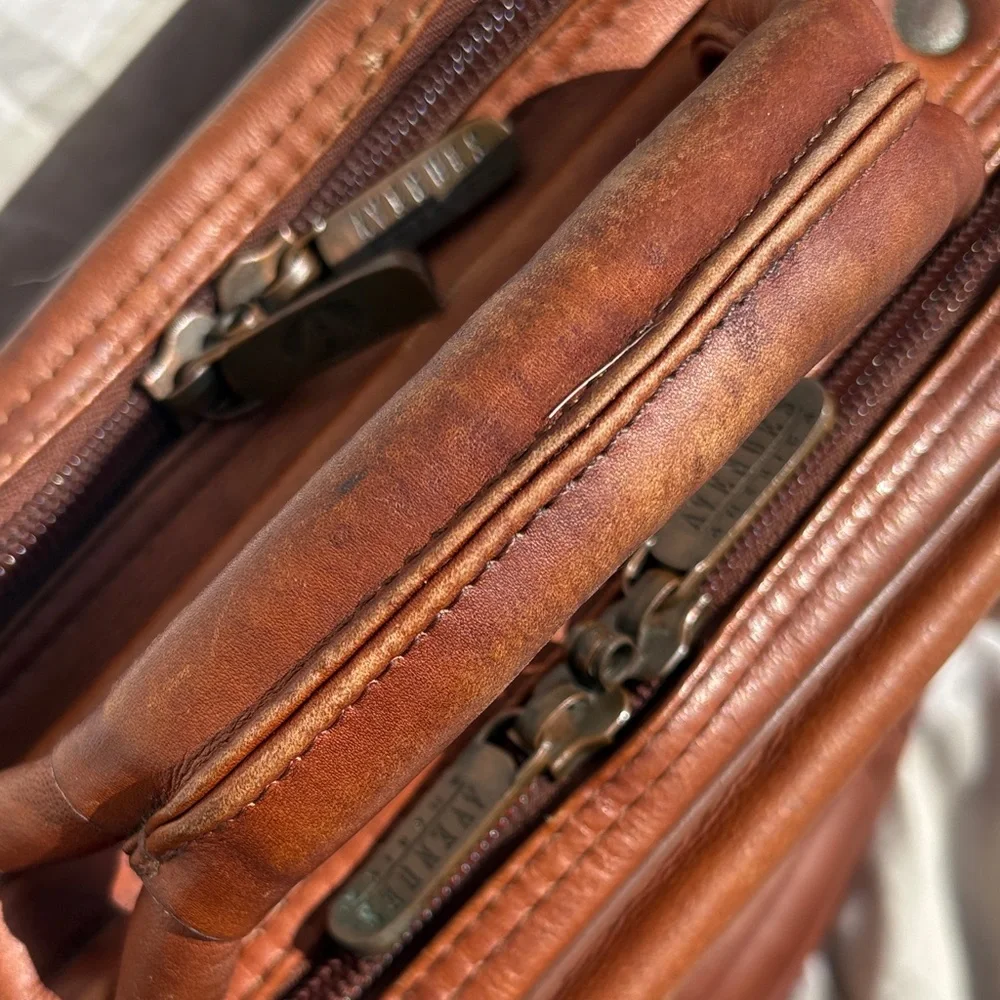 Vintage Avenues America Brown Leather Briefcase/Bag